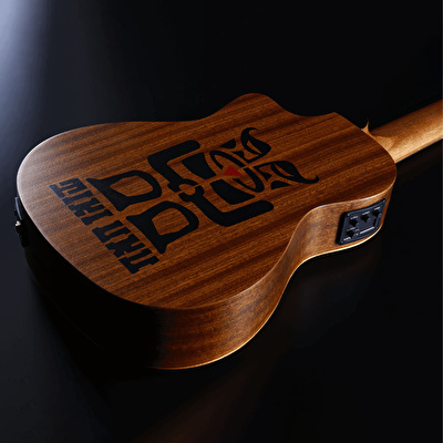 LAG TKB150FCE Tiki Mini Cutaway Natural Elektro Akustik Bas Gitar